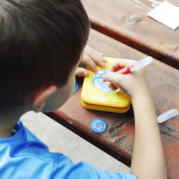 ערכת יצירה לנסיעות מבית ספירוגרף Spirograph