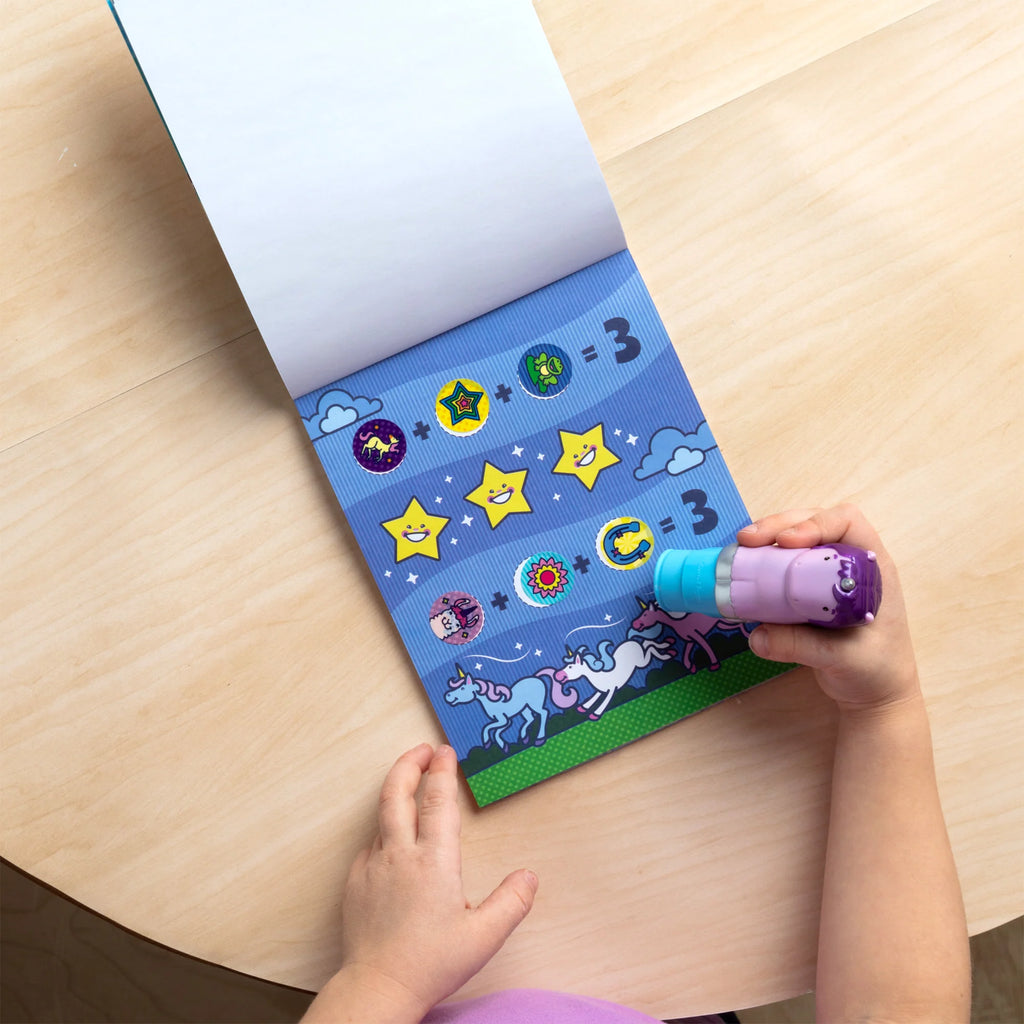 חד קרן מבית מליסה ודאג Sticker Wow חוברת פעילות ומדבקות - Melissa & Doug